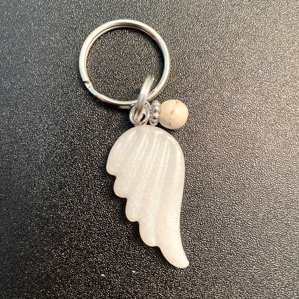 Angel wing keychain